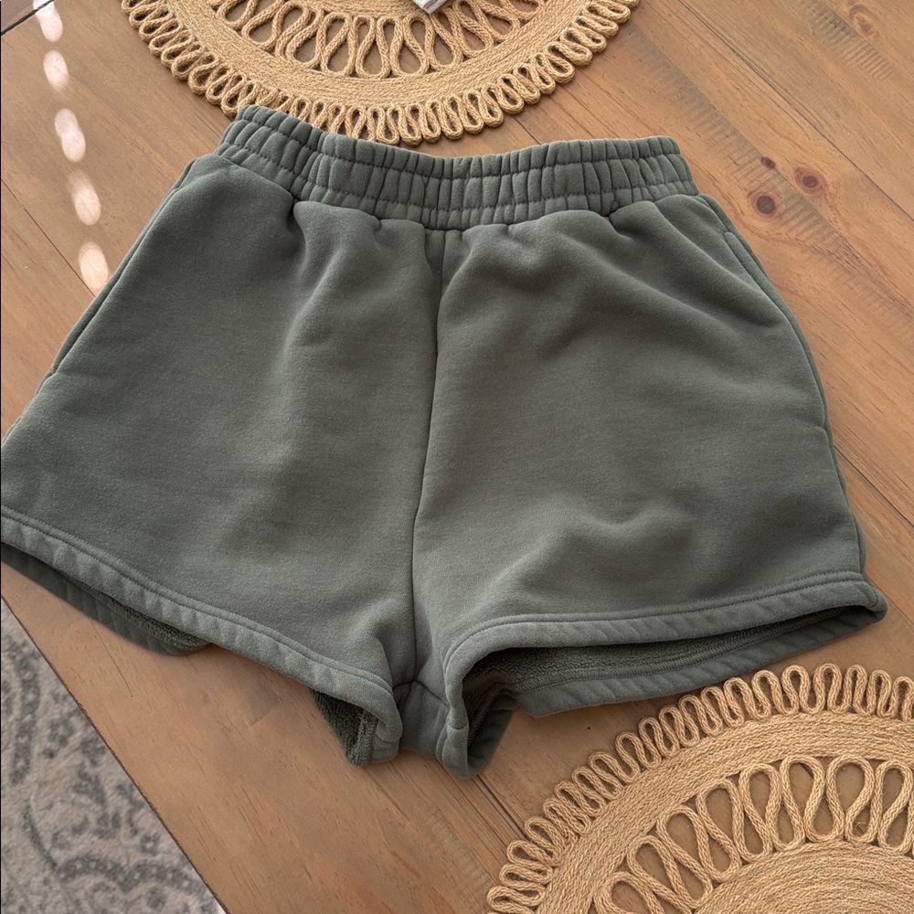 Parke sweat shorts in green
